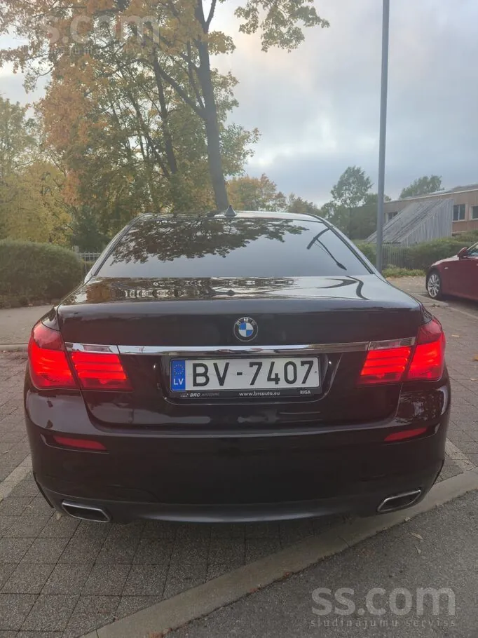 BMW 740 2015 photo 4