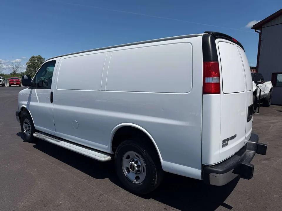 GMC Savana 2017 photo 5