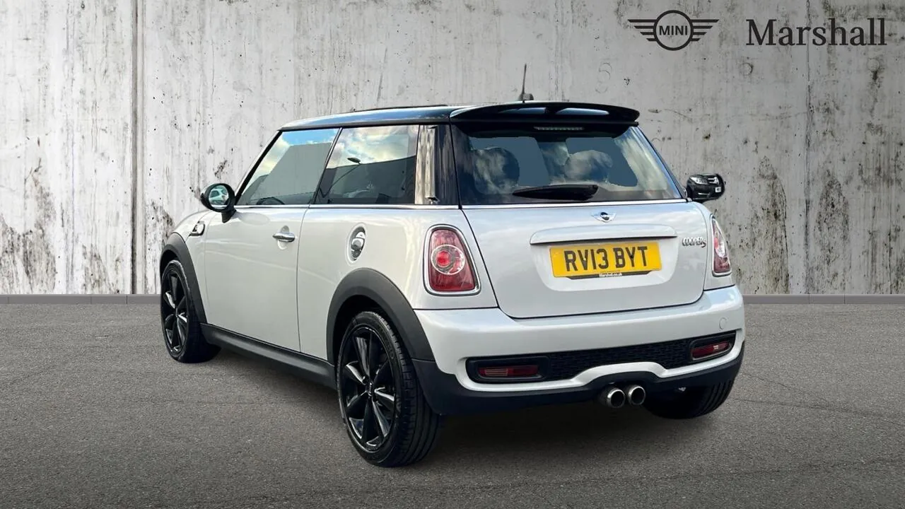 Mini Cooper S 2013 photo 2