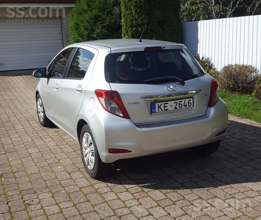 Toyota Yaris 2013 photo 3