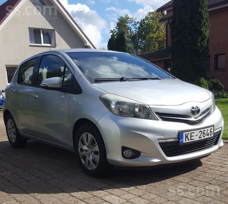 Toyota Yaris 2013 photo 4
