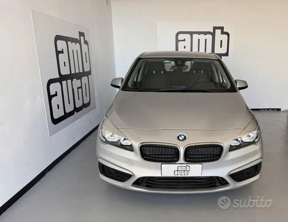 BMW 218D Active Tourer 2018 photo 2