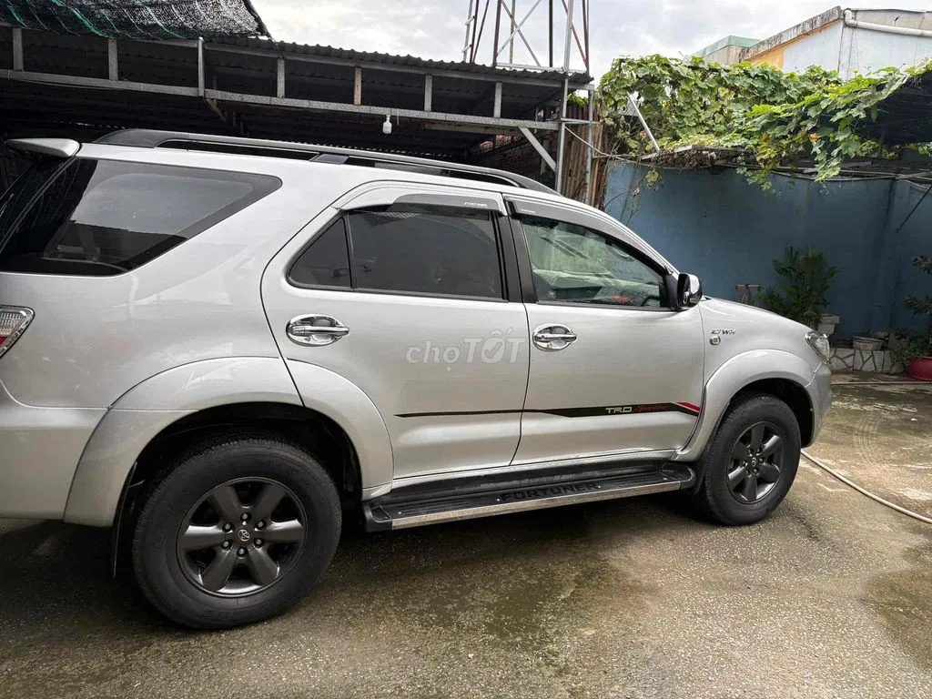 Toyota Fortuner 2009 photo 3