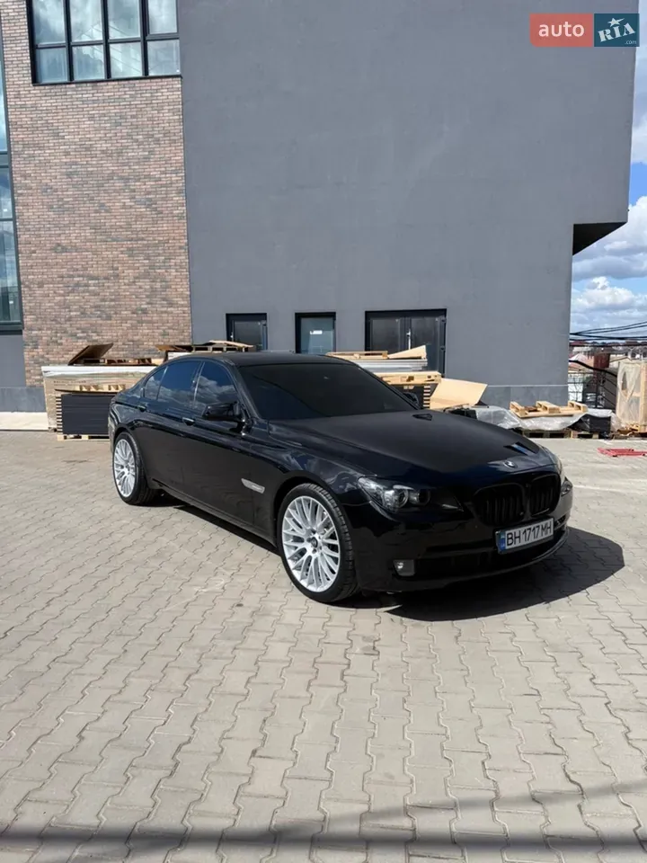 BMW 7 Series 2009 photo 2