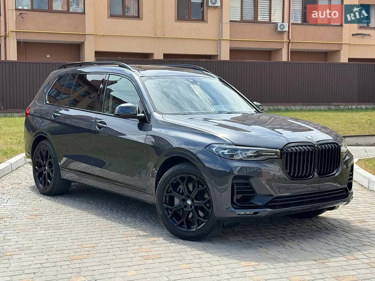 BMW X7