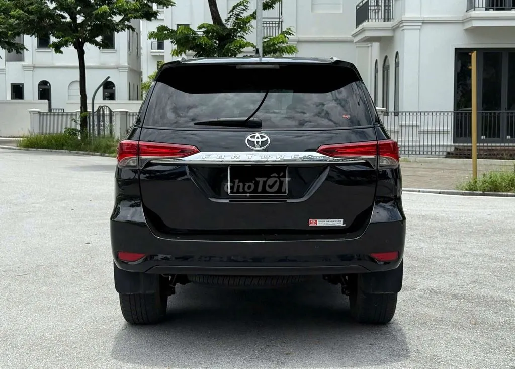 Toyota Fortuner 2022 photo 3
