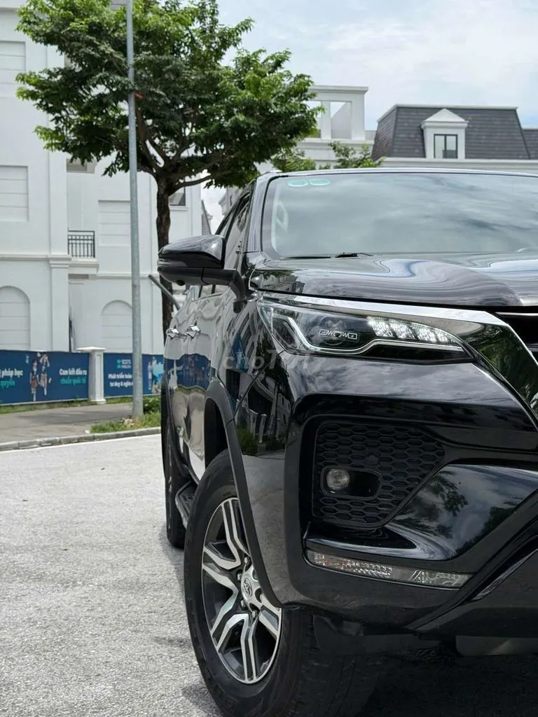 Toyota Fortuner 2022 photo 4