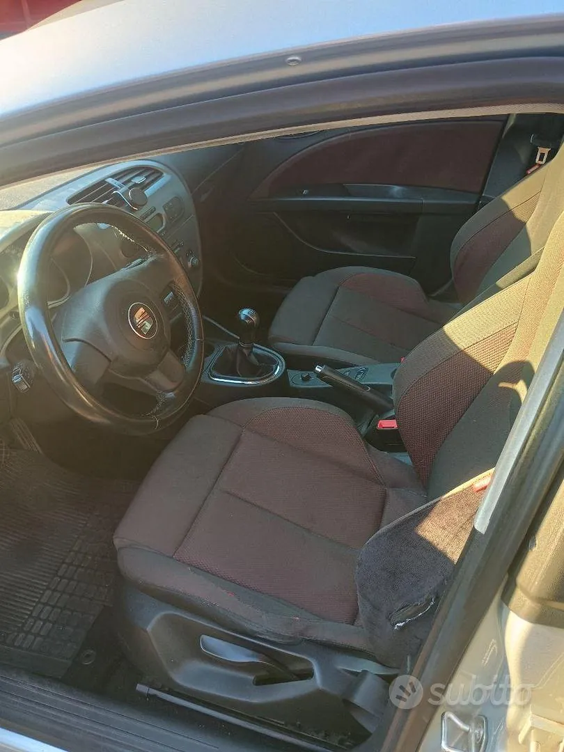 Seat Leon 2006 photo 4