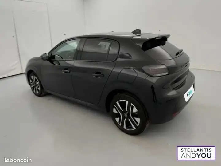 Peugeot 208 2025 photo 3