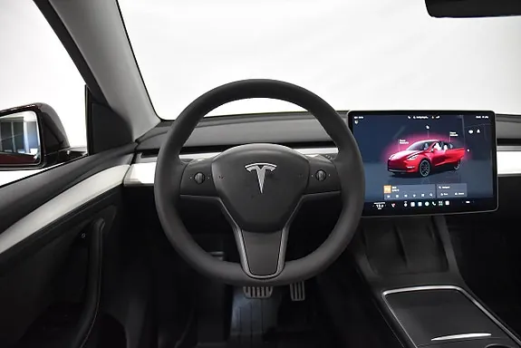 Tesla Model Y 2023 photo 2