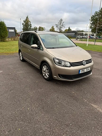 Volkswagen Touran 2015 photo 2