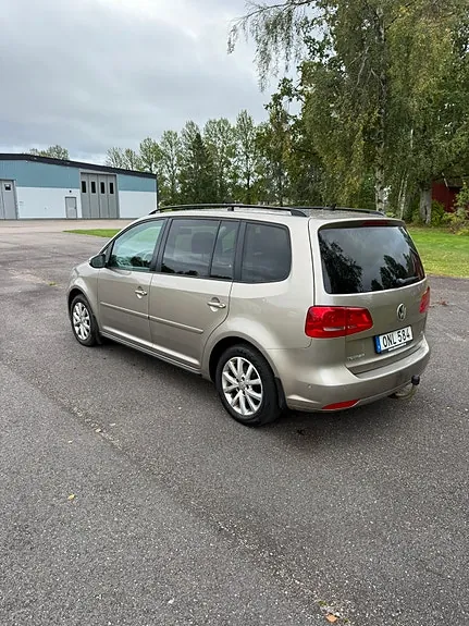 Volkswagen Touran 2015 photo 5