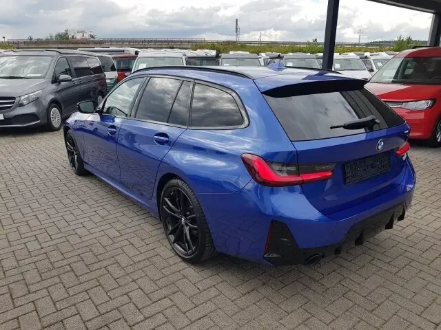 BMW 3 Series 2022 photo 3