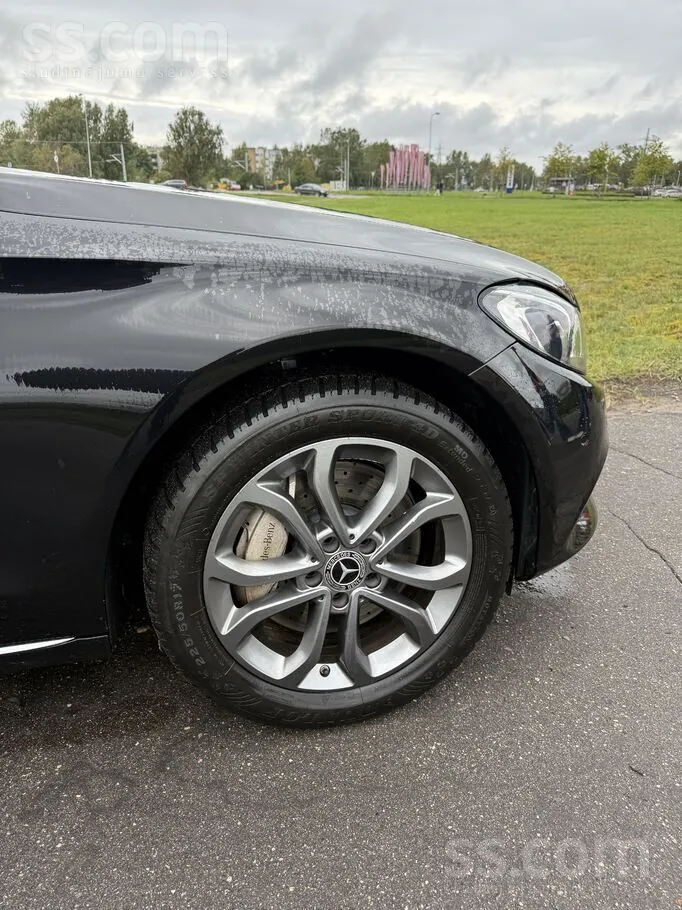 Mercedes-Benz C350E 2017 photo 5
