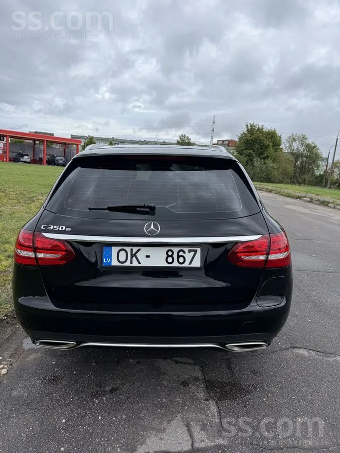 Mercedes-Benz C350E 2017 photo 4