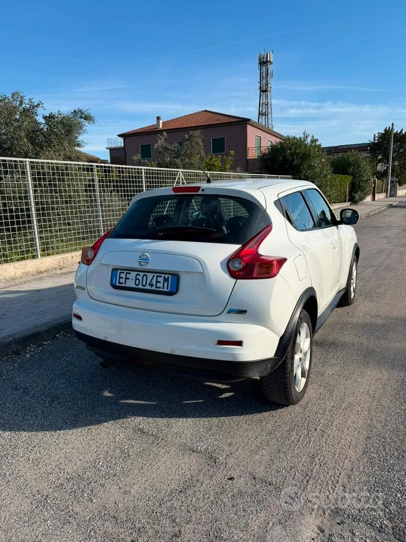 Nissan Juke 2011 photo 2