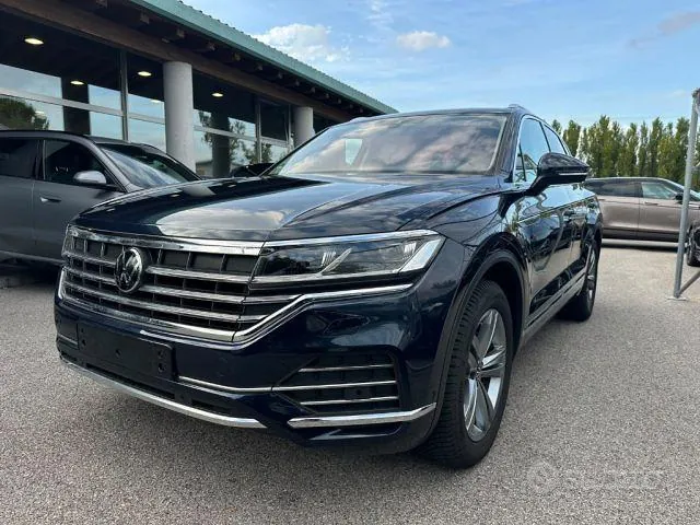 Volkswagen Touareg 2023 photo 3