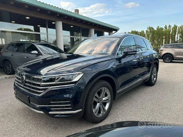 Volkswagen Touareg 2023 photo 2