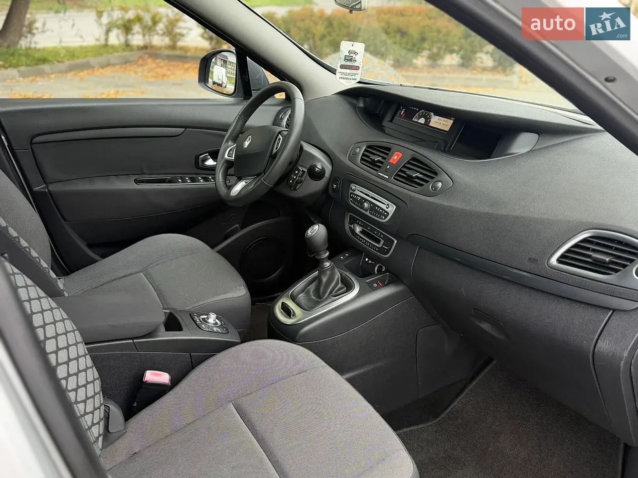 Renault Grand Scenic 2011 photo 3