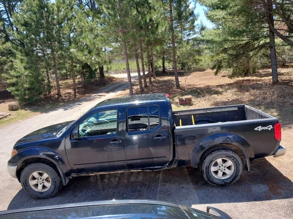 Nissan Frontier 2009 photo 3