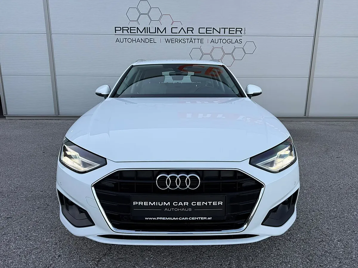 Audi A4 2022 photo 2