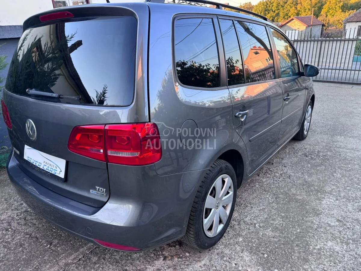 Volkswagen Touran 2011 photo 5