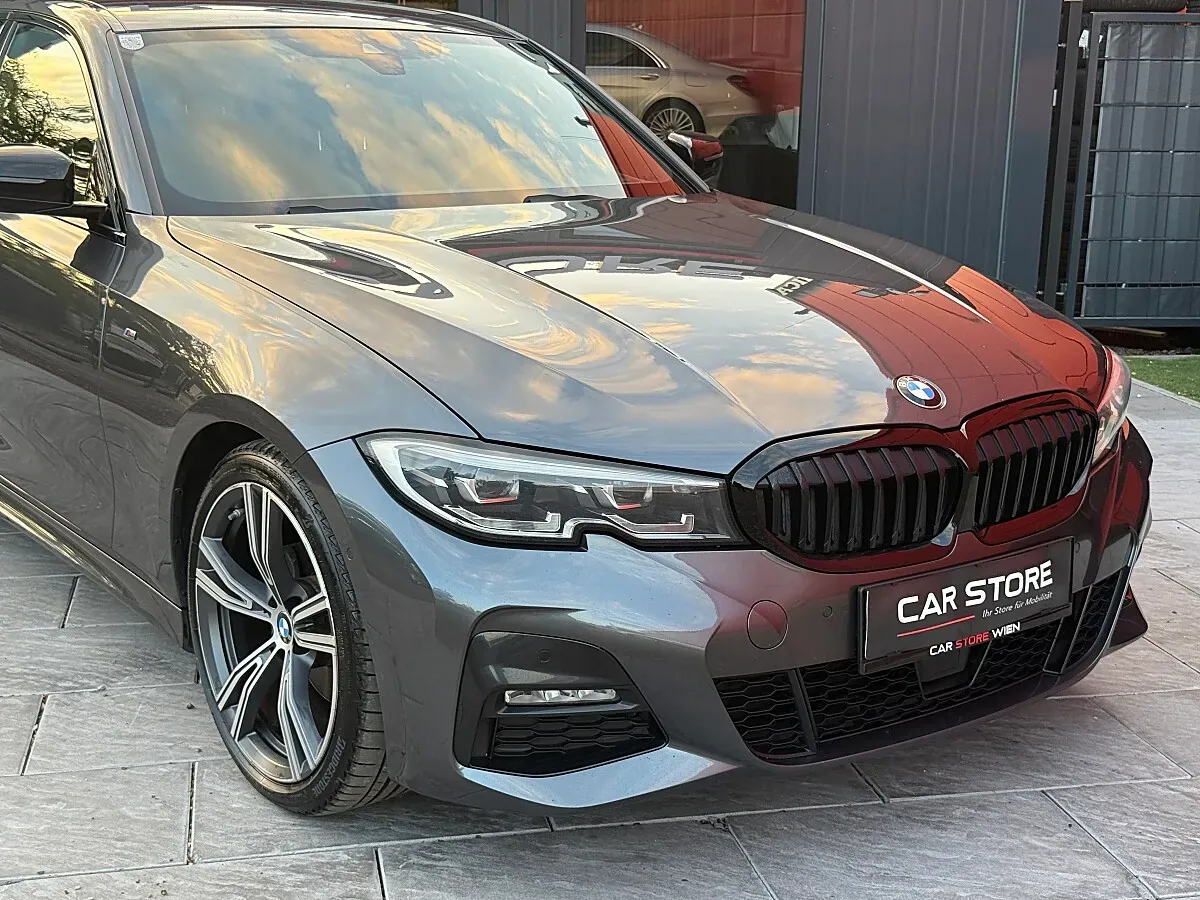 BMW 3 Series 2020 photo 2
