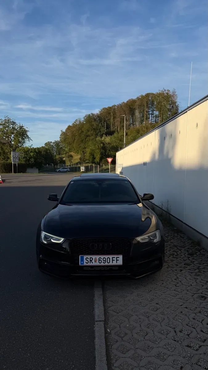 Audi A5 2012 photo 2