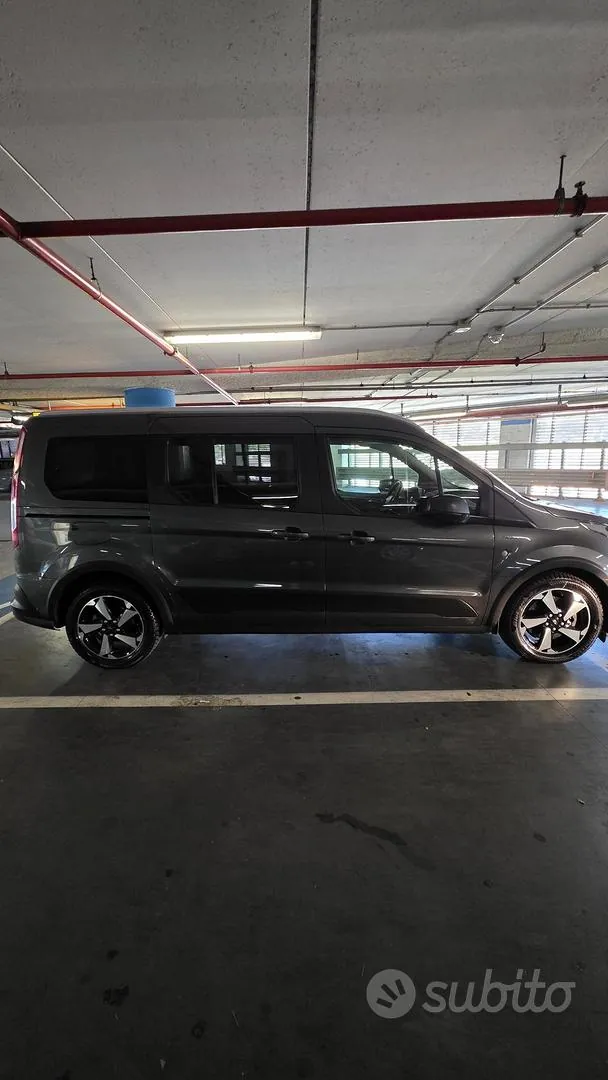 Ford Tourneo Connect 2022 photo 2