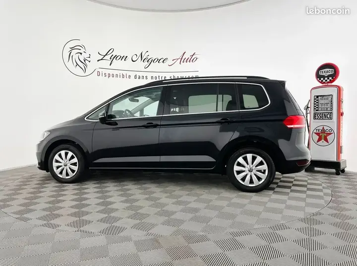 Volkswagen Touran 2023 photo 4