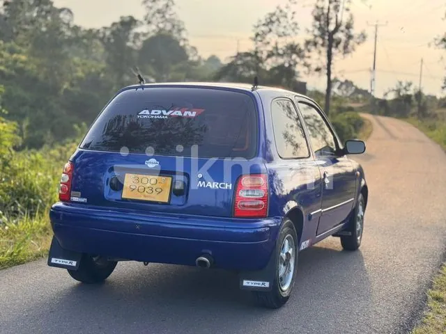 Nissan March 1997 photo 4