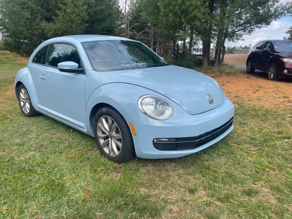 Volkswagen Beetle 2012 photo 2