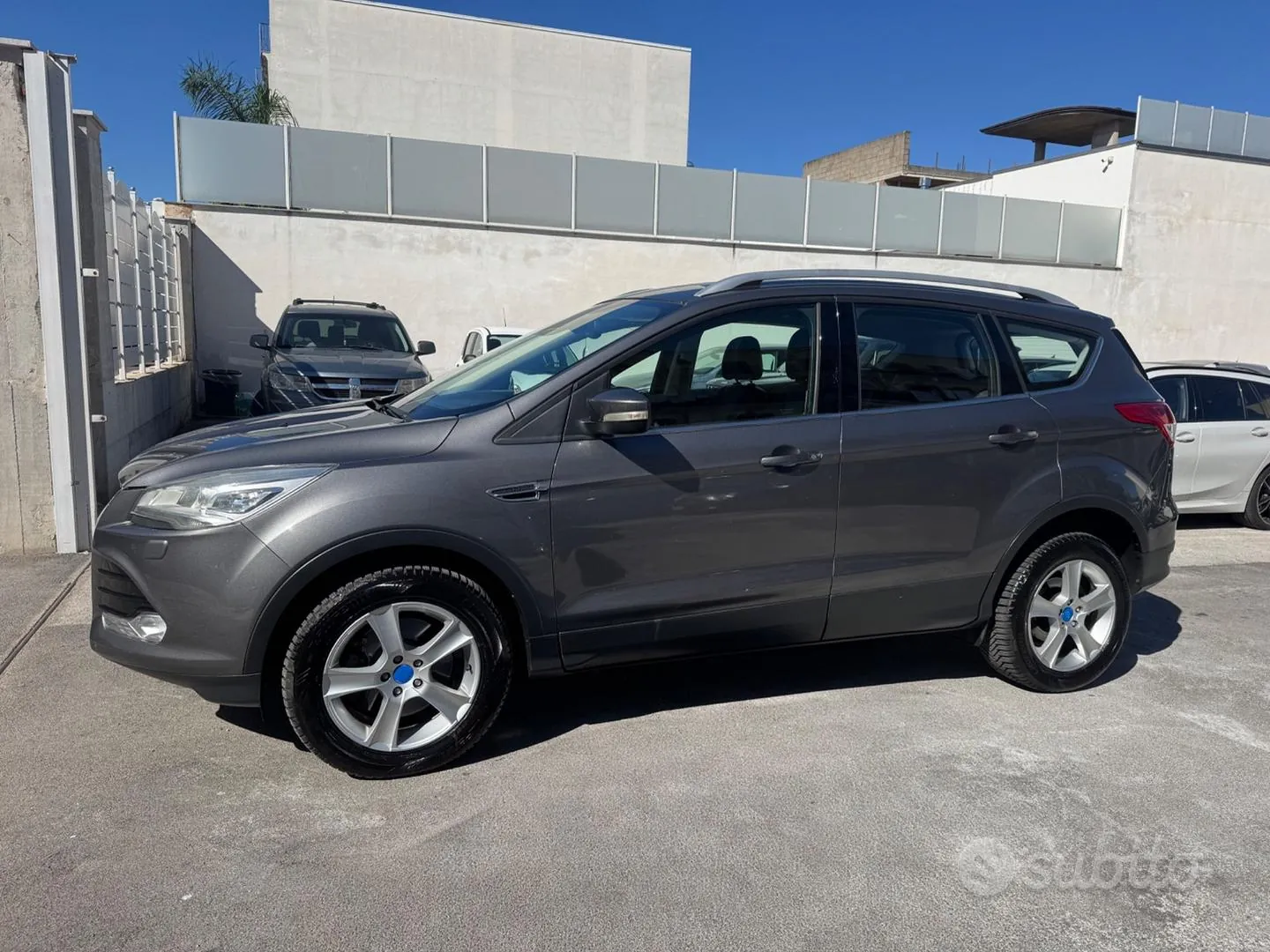 Ford Kuga 2013 photo 2