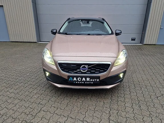 Volvo V40 Cross Country 2015 photo 2