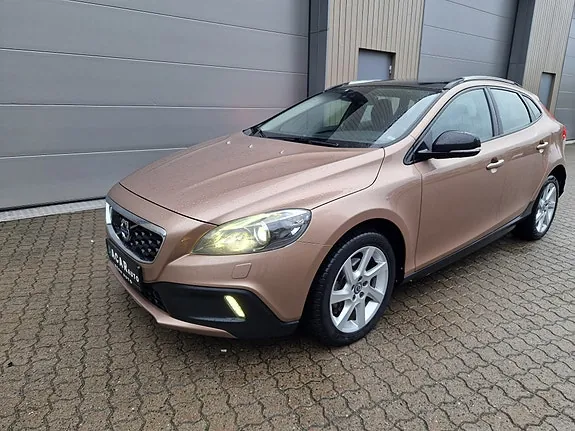 Volvo V40 Cross Country 2015 photo 3