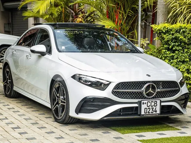 Mercedes-Benz A180 2024 photo 2