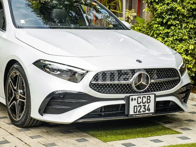 Mercedes-Benz A180 2024 photo 3