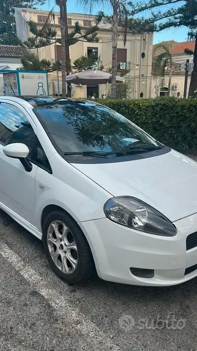 Fiat Grande Punto 2008 photo 3
