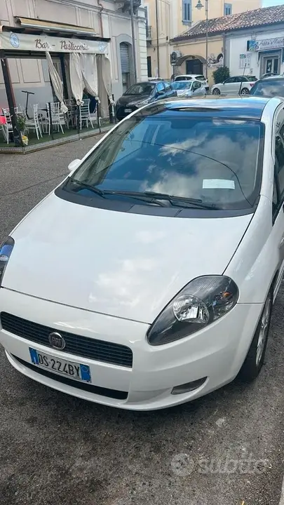 Fiat Grande Punto 2008 photo 2