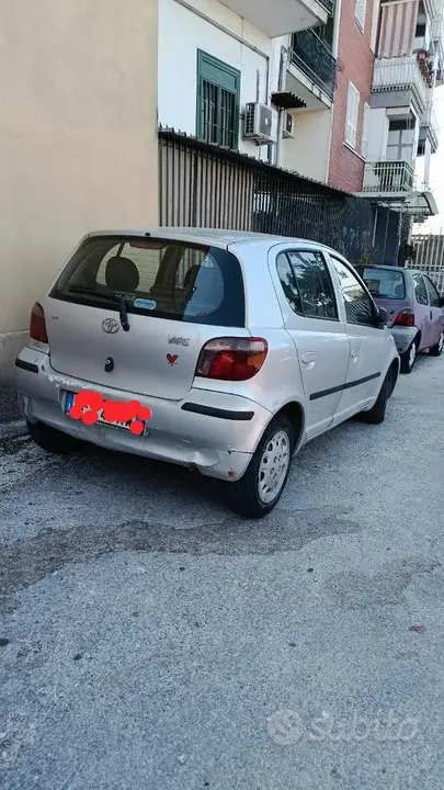 Toyota Yaris 1999 photo 2
