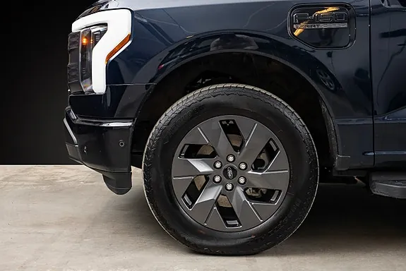Ford F-150 Lightning 2023 photo 4