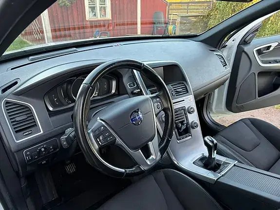 Volvo Xc60 2017 photo 5