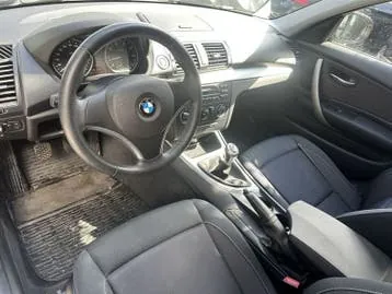 BMW 1 Series 2010 photo 3