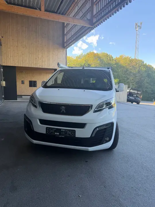 Peugeot Traveller 2020 photo 2