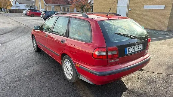 Volvo V40 2000 photo 3