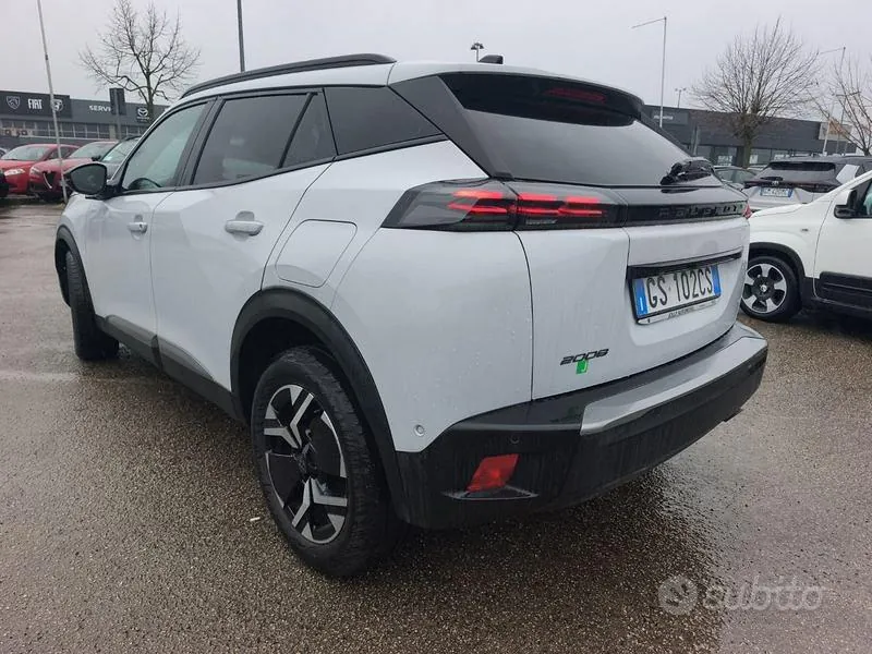 Peugeot 2008 2024 photo 4