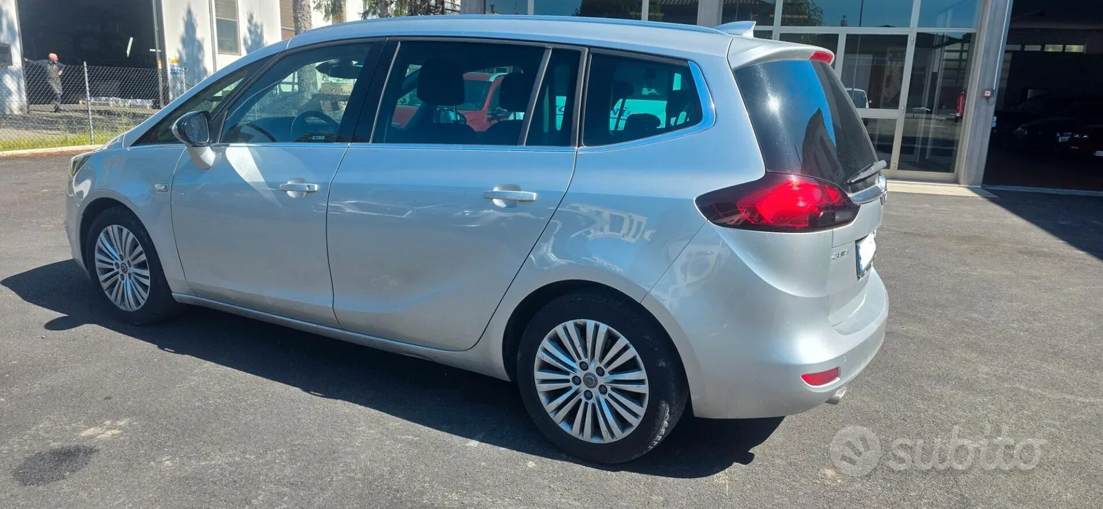 Opel Zafira 2017 photo 2
