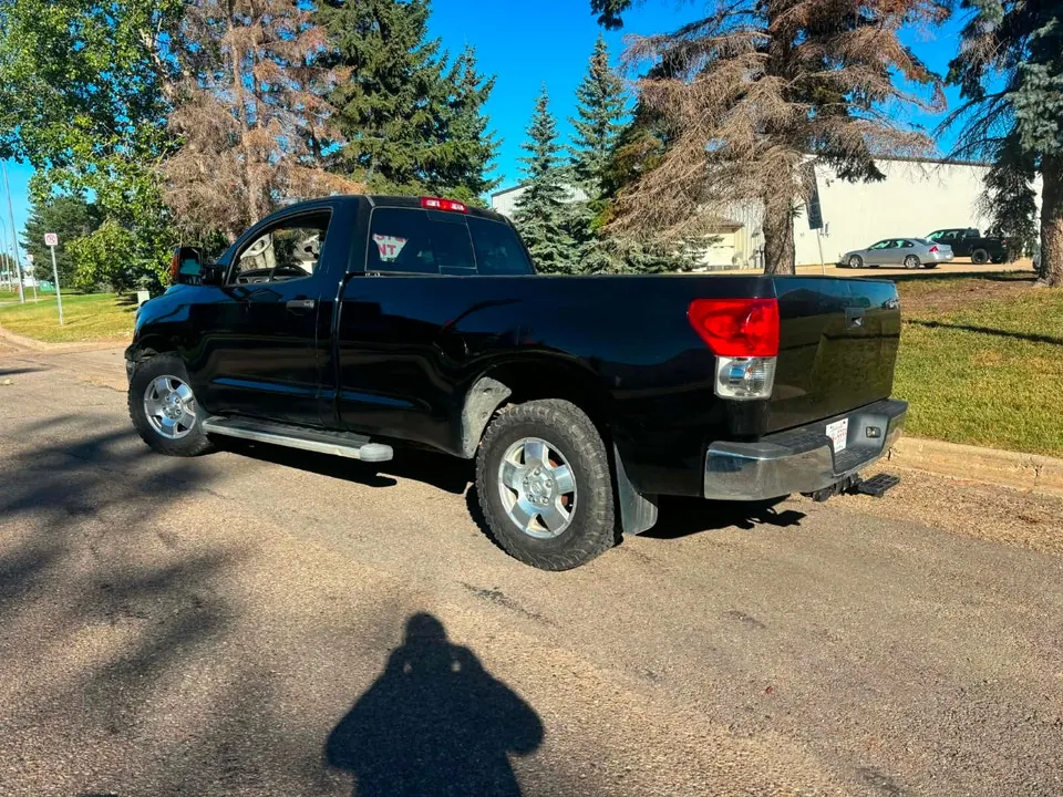 Toyota Tundra 2010 photo 2