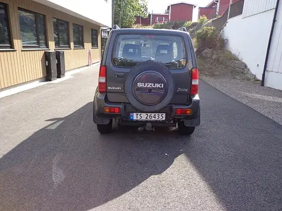 Suzuki Jimny 2011 photo 2