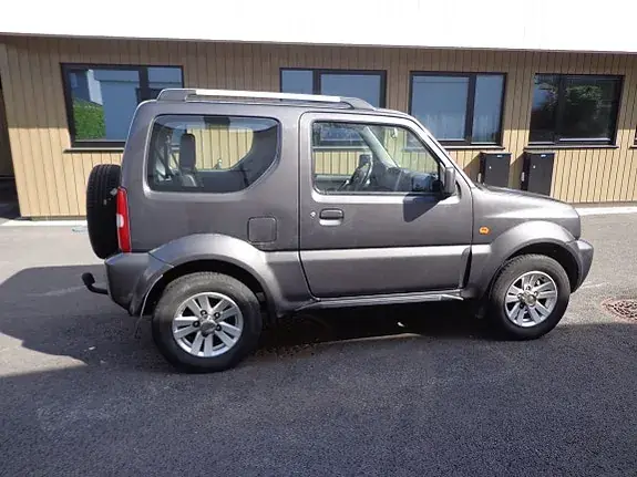 Suzuki Jimny 2011 photo 3